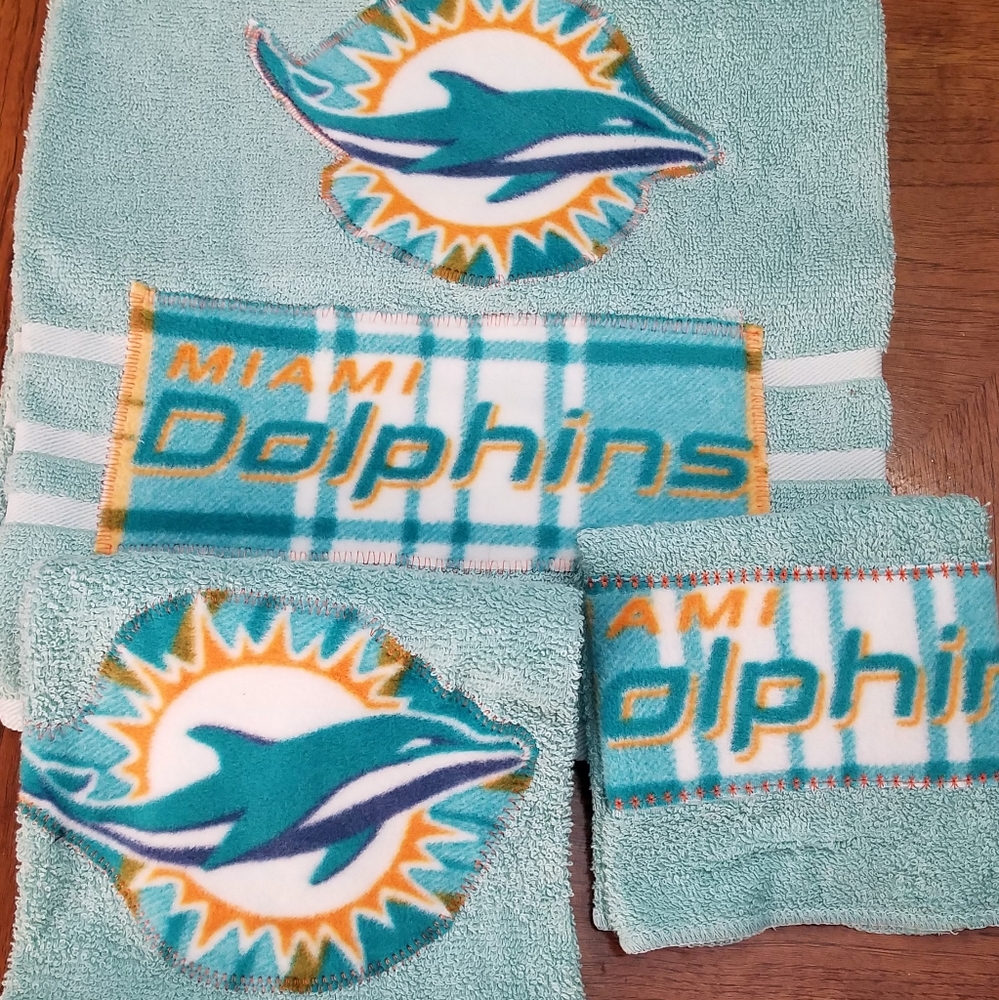 Dolfin's bath towel  set